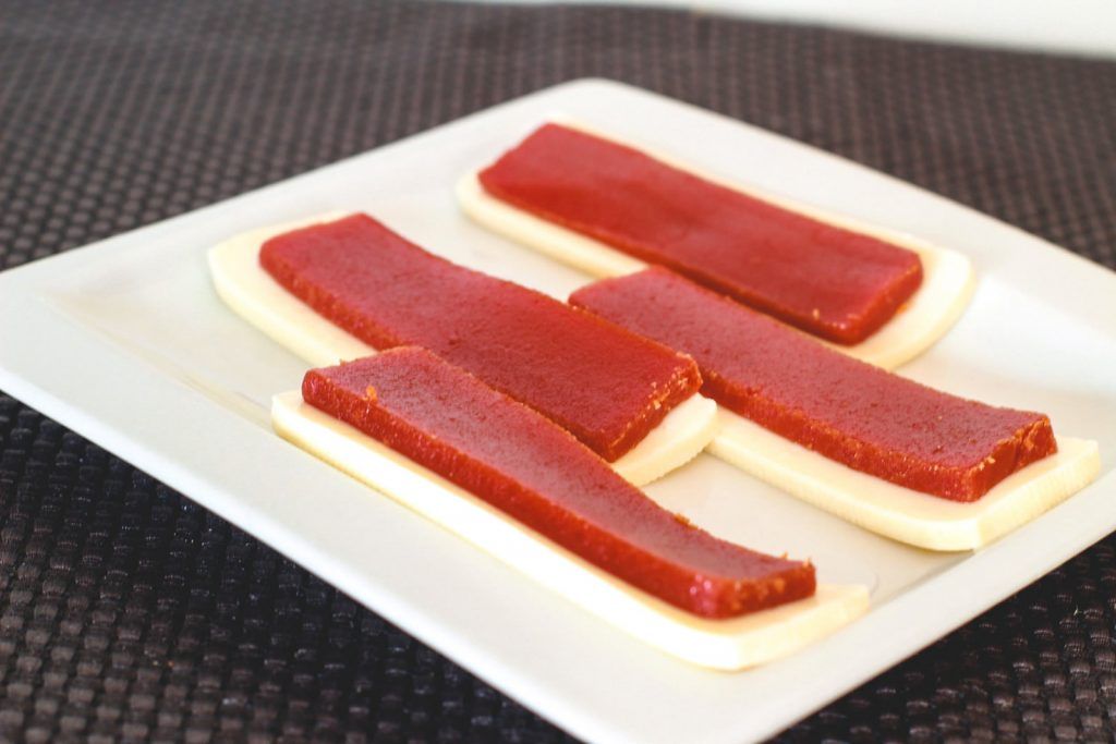 Queso con bocadillo veleño